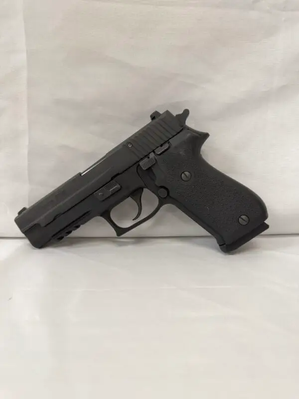 SIG SAUER P220 .45ACP (USED)